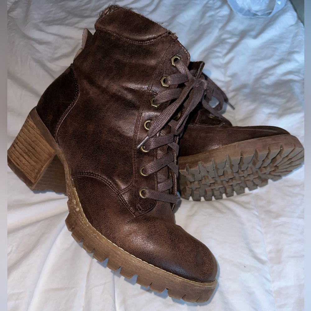 Carlos Santana Glinda Heeled Boots